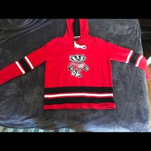 WISCONSIN BADGERS WOMEN’s HOODIE!